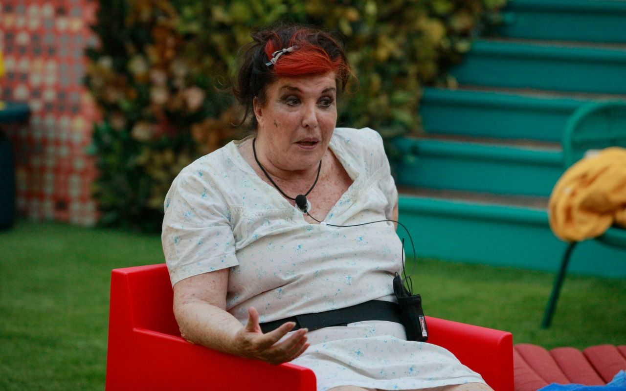 Patrizia De Blanck show al GF VIP 5: ‘Ho mangiato un topo la con la coda, Oh, quando c’hai fame’