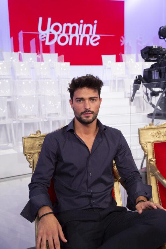 Anticipazioni Uomini e Donne puntata di oggi: Davide e Gianluca vogliono la stessa ragazza