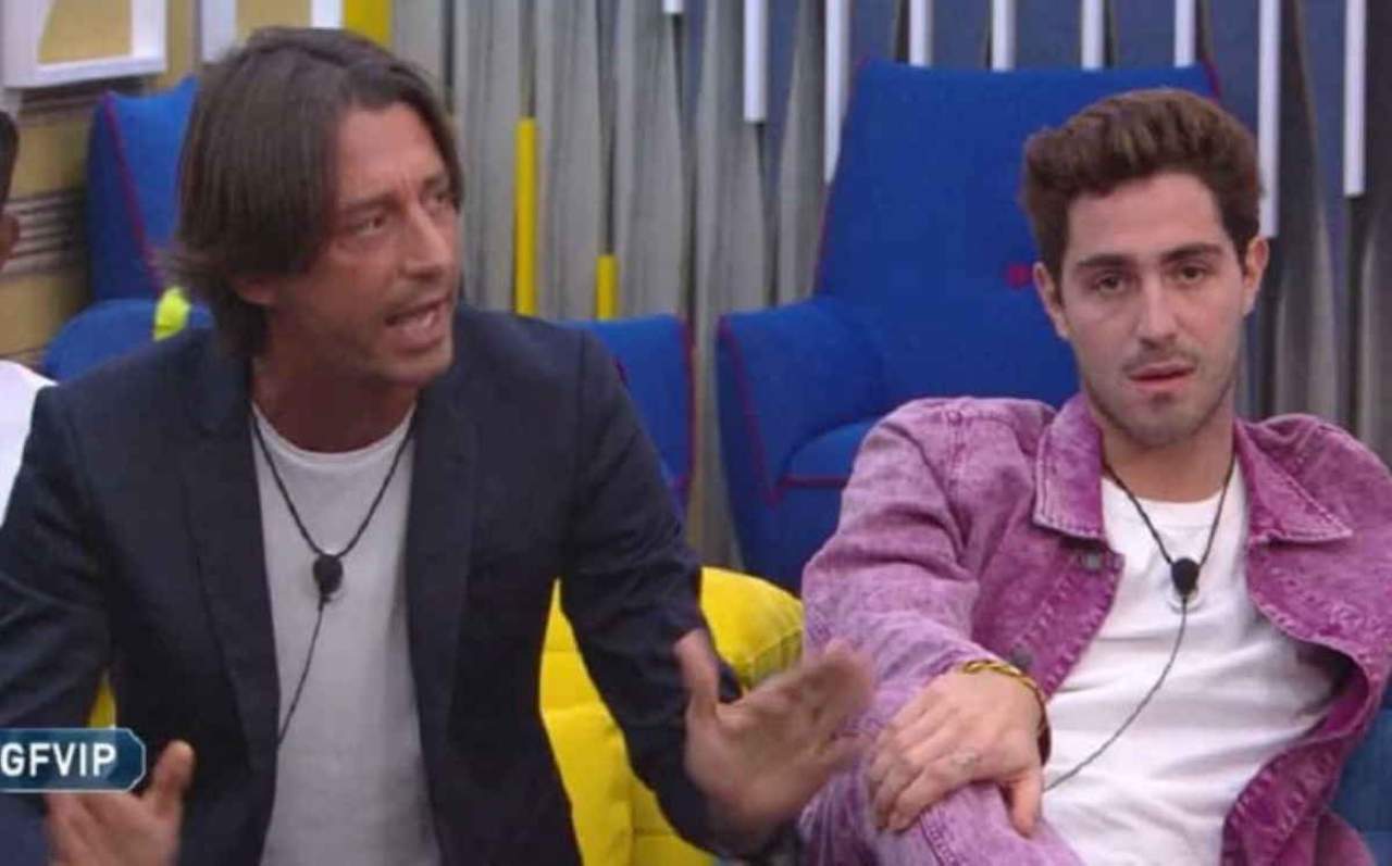 Tommaso Zorzi si dichiara a Francesco Oppini (per scherzo): lui lancia una sedia e minaccia azioni legali