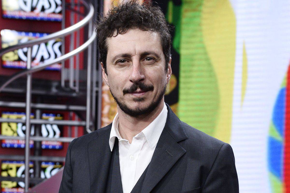 Luca Bizzarri si apre sul suo passato: “Ho avuto un’adolescenza inquieta”