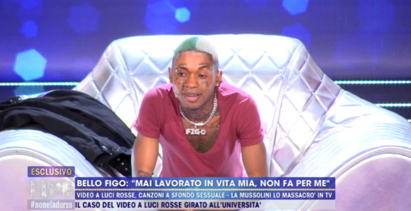 Live – Non è la d’Urso, Bello Figo contro le 5 sfere: “Non ho mai lavorato in vita mia. Non fa per me”
