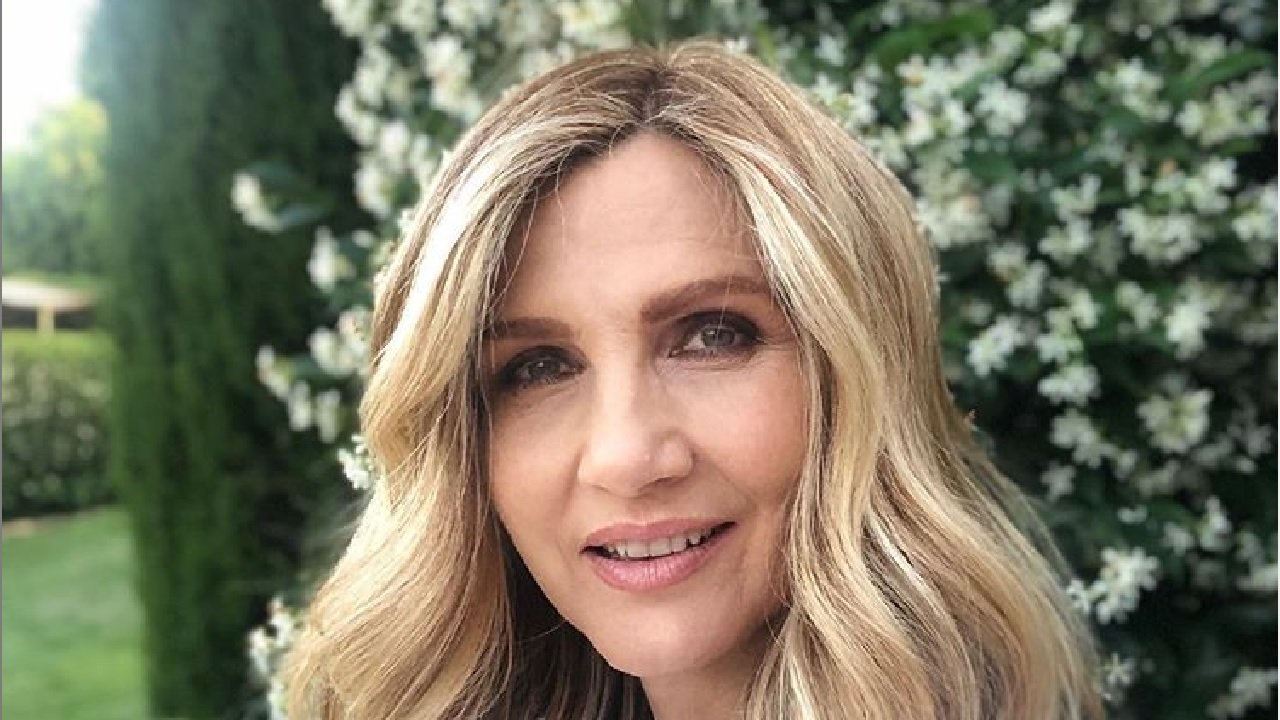 Lorella Cuccarini reagisce alle accuse di Maria Teresa Ruta: è caos sui social Lorella Cuccarini reagisce alle accuse di Maria Teresa Ruta: è caos sui social