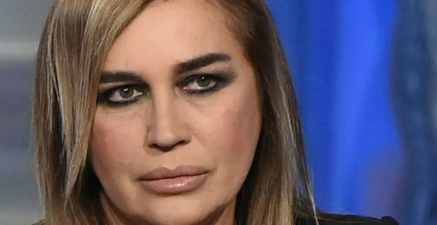 Lory Del Santo racconta di quando un uomo l’ha violentata e picchiata: “Era pazzo”