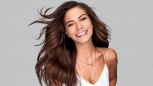 Demet Özdemir ospite a Verissimo il 17 ottobre