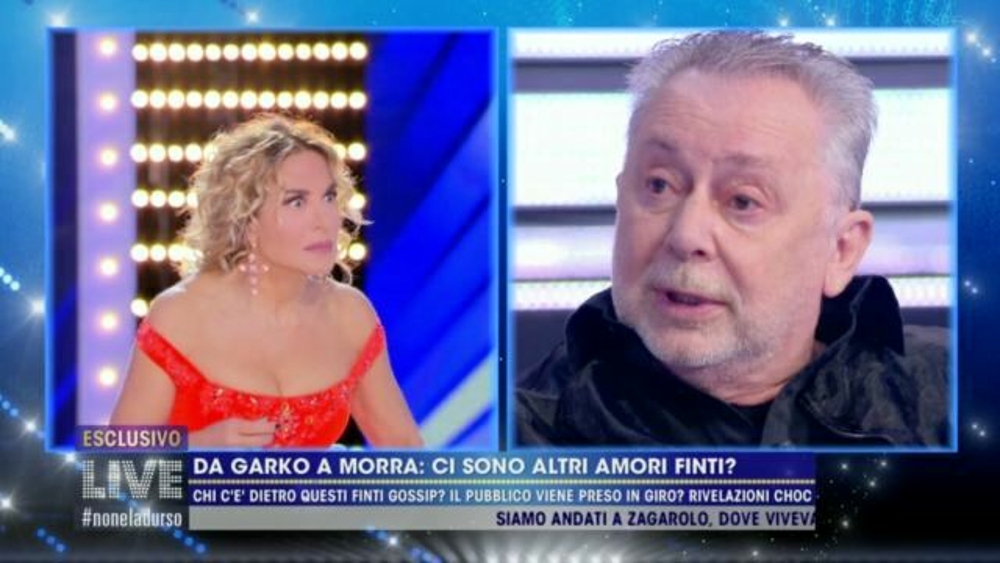 Lele Mora a Live Non è la D’Urso: ‘Massimiliano Morra non è gay ma ha avuto una storia con un uomo famoso’