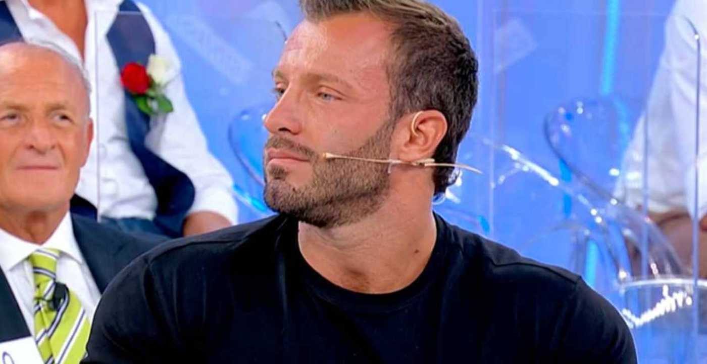 Michele lascia Uomini e donne in lacrime: niente da fare con Roberta