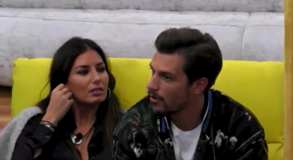 Andrea Zelletta insegna: “L’autoerotismo è importante nella vita”