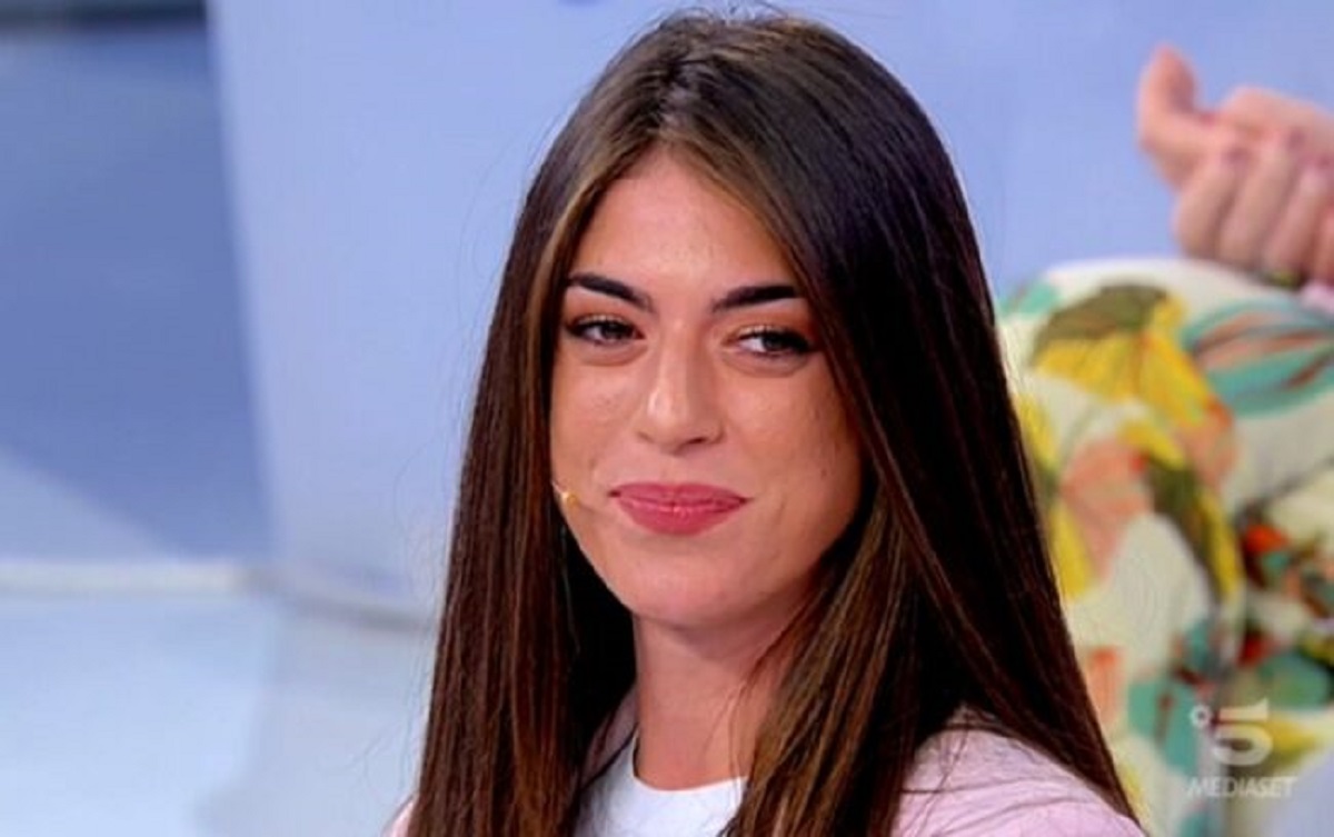 U&D, Dalila scende per Gianluca, la De Filippi svela: “Era la possibile tronista”