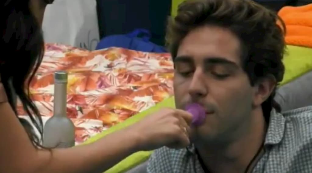Giulia Salemi ha trovato in Tommaso la sua cavia perfetta