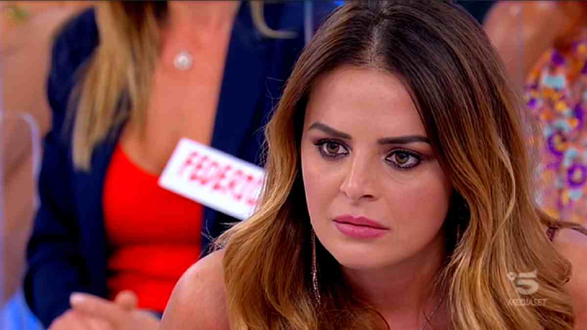 Uomini e donne, Roberta esce con Riccardo ma è ancora interessata a Michele
