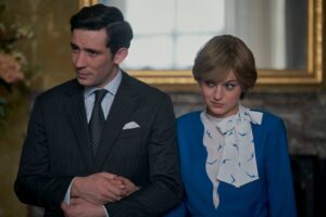 The Crown 4, le foto del fidanzamento tra Carlo e Diana