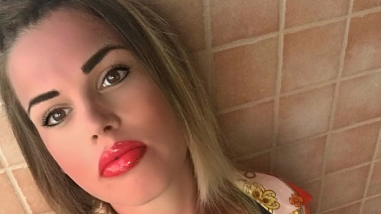 Sofia Calesso minacciata dopo l’attacco a Carlotta Dell’Isola: “Va al GF perché ha conoscenze”