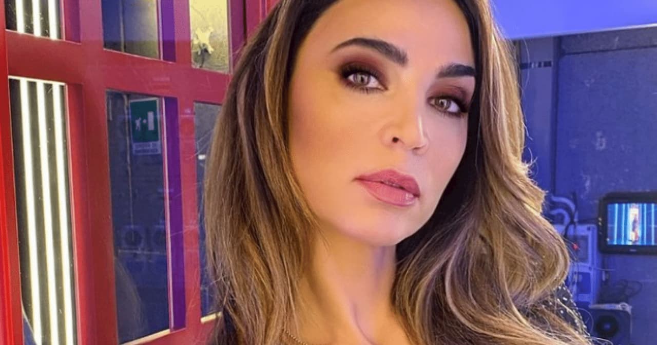 Cecilia Capriotti senza più freni inibitori: “Vai a letto con lui”