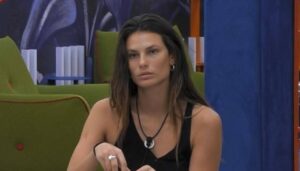 Dayane, a mezzanotte è caduta un'altra maschera