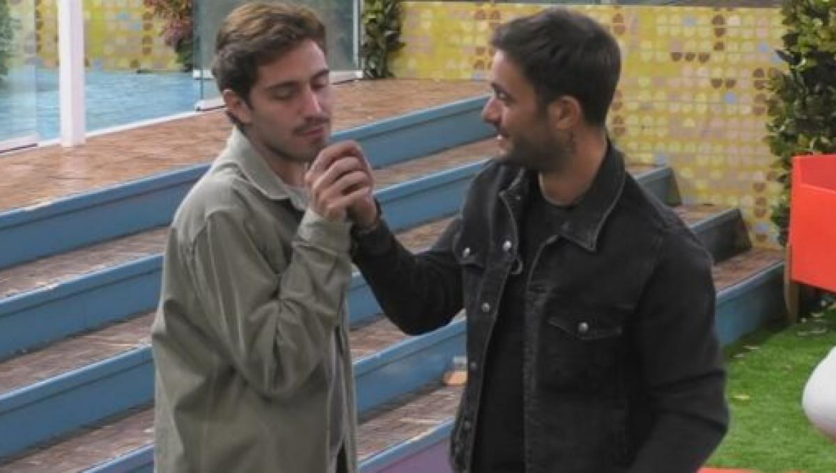Pierpaolo volta le spalle alla Gregoraci per difendere Tommaso