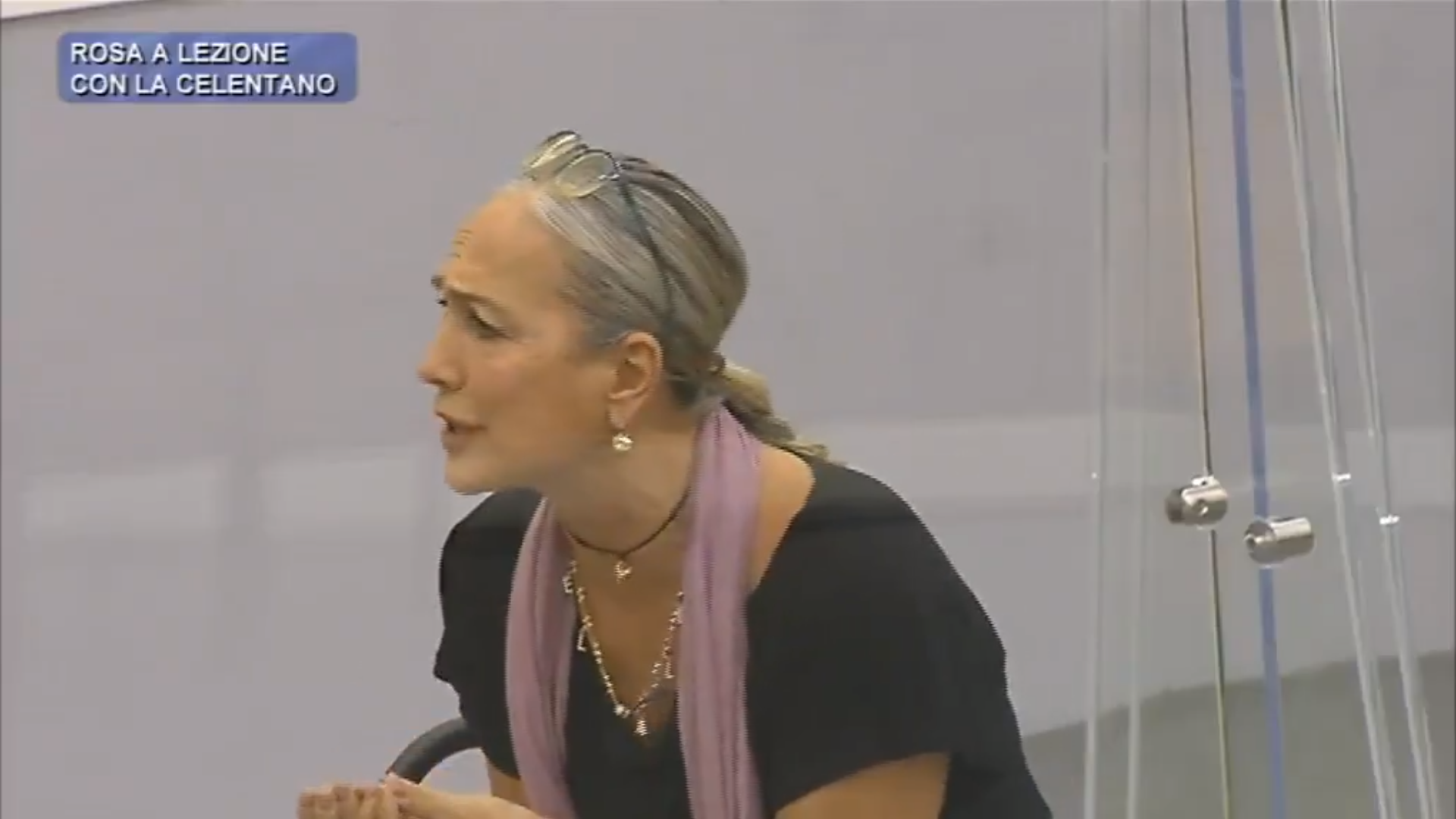 Amici 20, ballerina professionista litiga con la Celentano “Mi sta cacciando maestra?!”