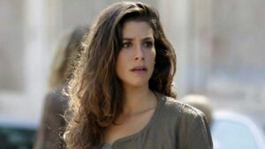 Giulia Michelini è l'attrice protagonista della serie tv Rosy Abate