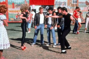 Gli utenti di Twitter chiedono che che Grease non venga più trasmesso in tv perché è sessista e misogino