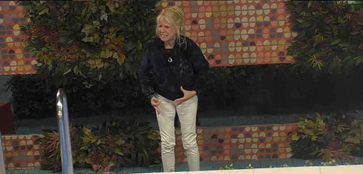 Maria Teresa Ruta si arrabbia al GFVip5: va in crisi, urla «basta!» e piange