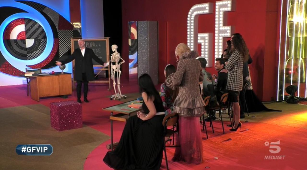 Pucci boccia Signorini su tutta la linea (o quasi): la reazione del conduttore
