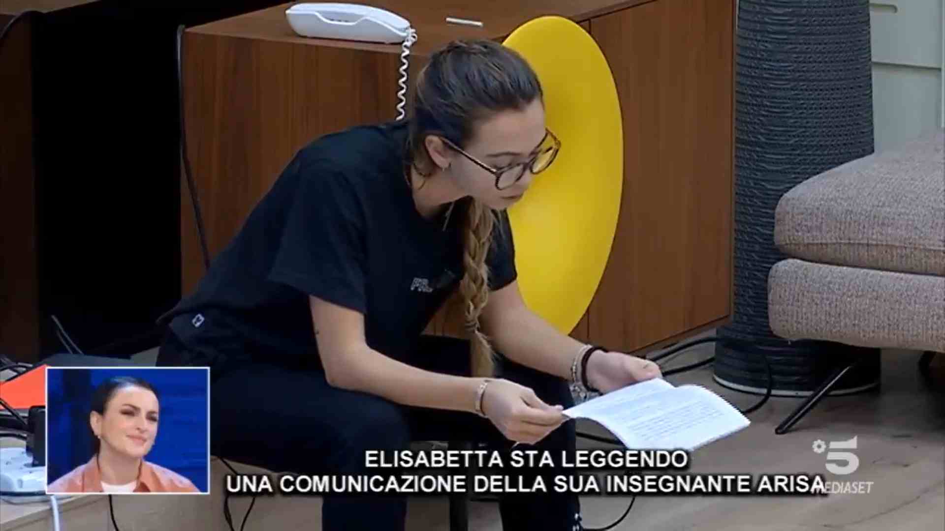 Amici 20, Arisa sostituisce Elisabetta: “Il prossimo anno ti darò il banco”