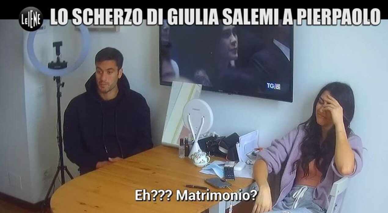 Le Iene, scherzo a Pierpaolo Pretelli: Giulia lo lascia per la famiglia (VIDEO)