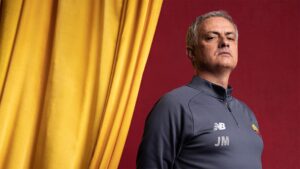 Conferenza stampa Mourinho nuovo allenatore della Roma in TV