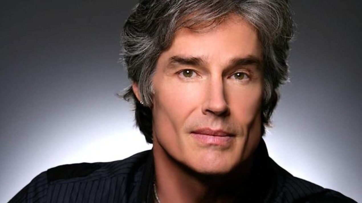 Star in the Star, toccata e fuga per Ronn Moss. Ilary Blasi non convince