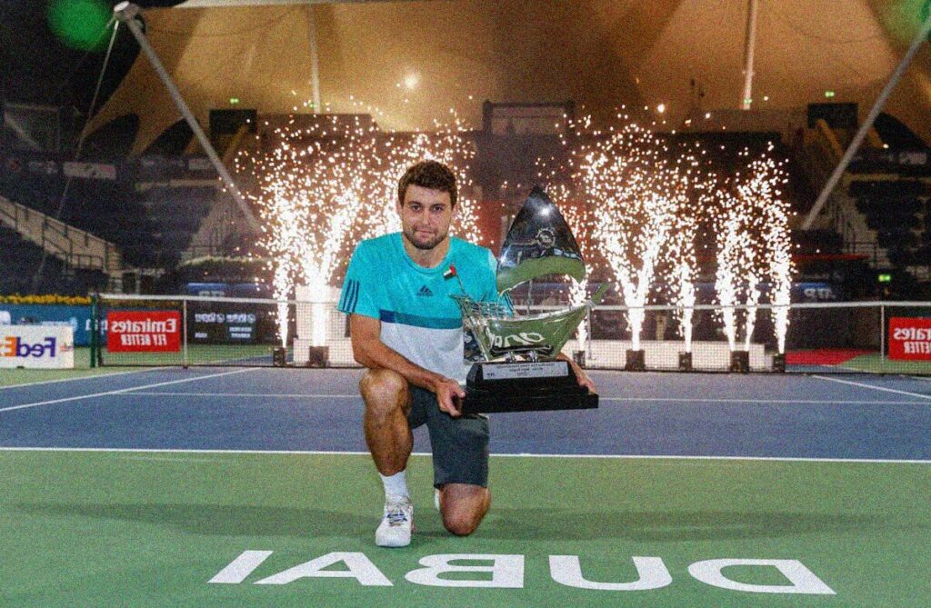 ATP Dubai, premiazione 2021 per il vincitore Karatsev