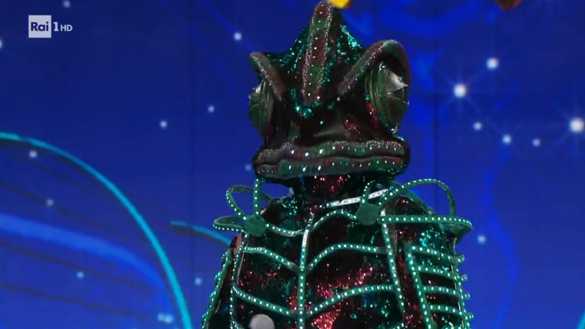 Camaleonte cantante mascherato min