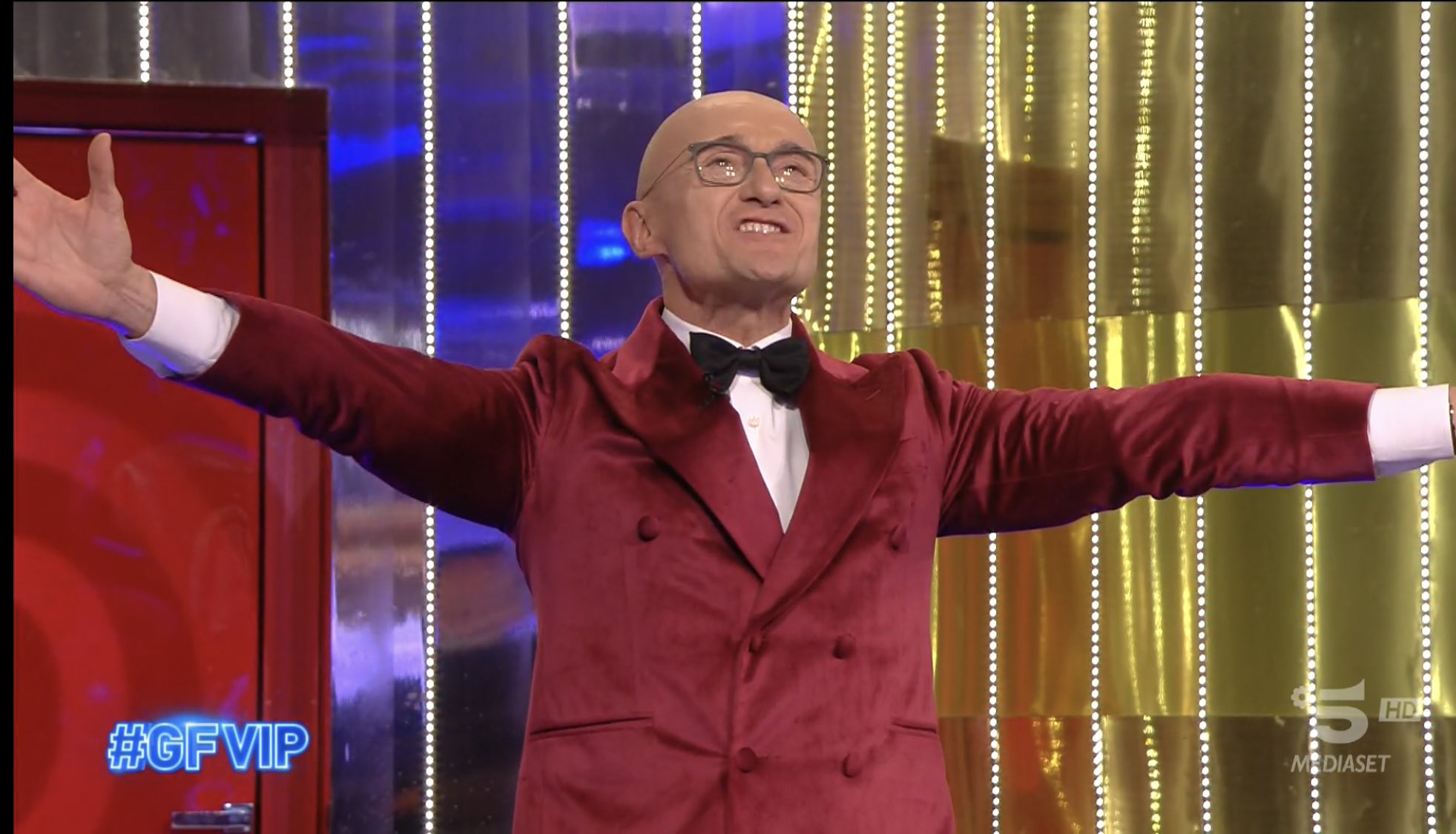 Alfonso Signorini fa una gaffe in diretta al GF VIP 7: “Che figura di m” Alfonso Signorini fa una gaffe in diretta al GF VIP 7: “Che figura di m”
