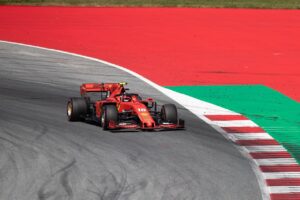 Charles Leclerc pilota Ferrari F1