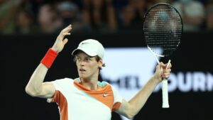 Jannick Sinner chiede l'aiuto del pubblico all'Australian Open 2022