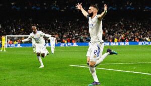 Karim Benzema esulta per il gol contro il Chelsea ai quarti di finale di Champions League