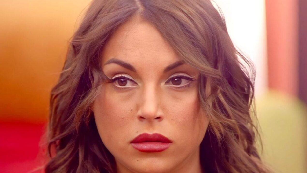 Francesca De André pubblica la foto della violenza: "Ho trovato il coraggio"