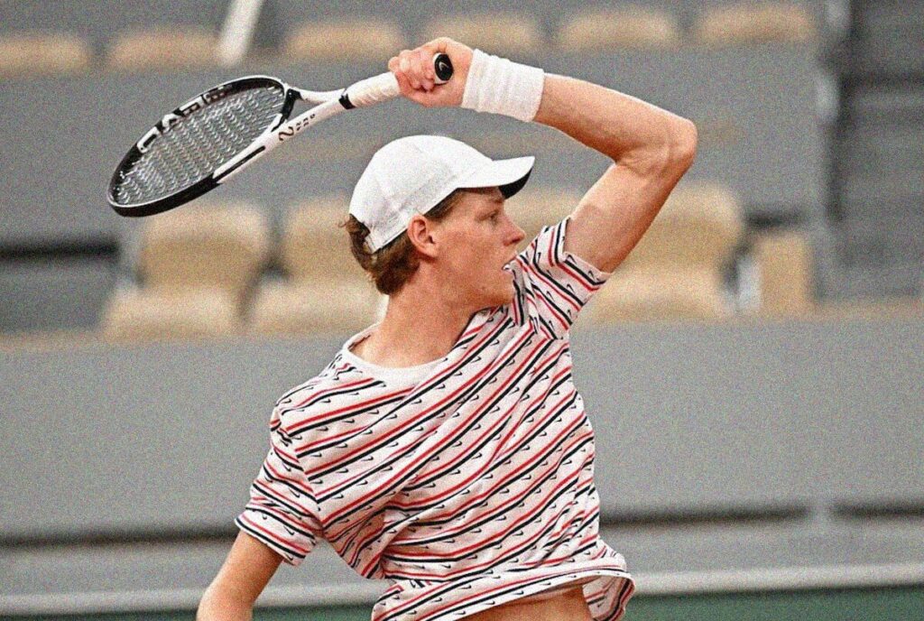 Jannik Sinner al Roland Garros 2022 in allenamento
