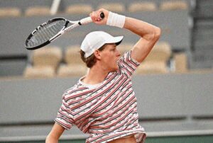 Jannik Sinner al Roland Garros 2022 in allenamento