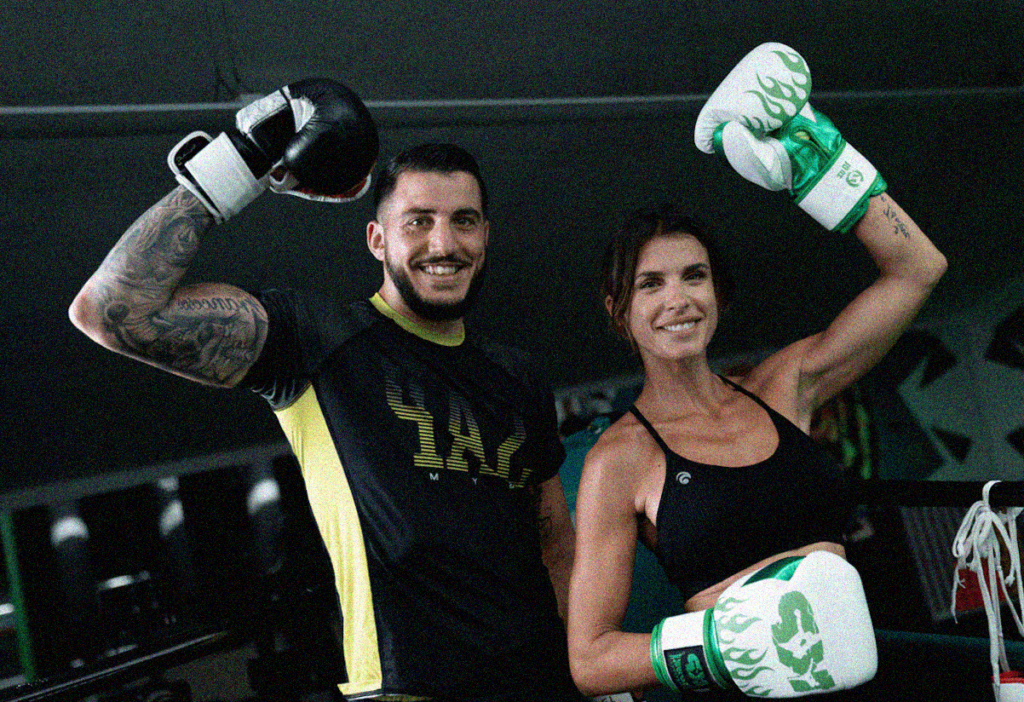 Elisabetta Canalis intervista il pugile Faraoni in Kick & Crumb su DAZN