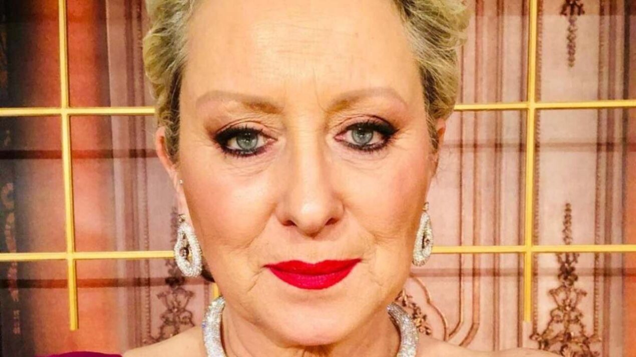 I conduttori di Unomattina ripresi dagli autori: la gaffe su Carolyn Smith