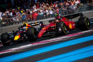 Charles Leclerc in battaglia con Max Verstappen