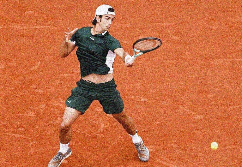 Lorenzo Musetti al primo turno dell'ATP Umag 2022