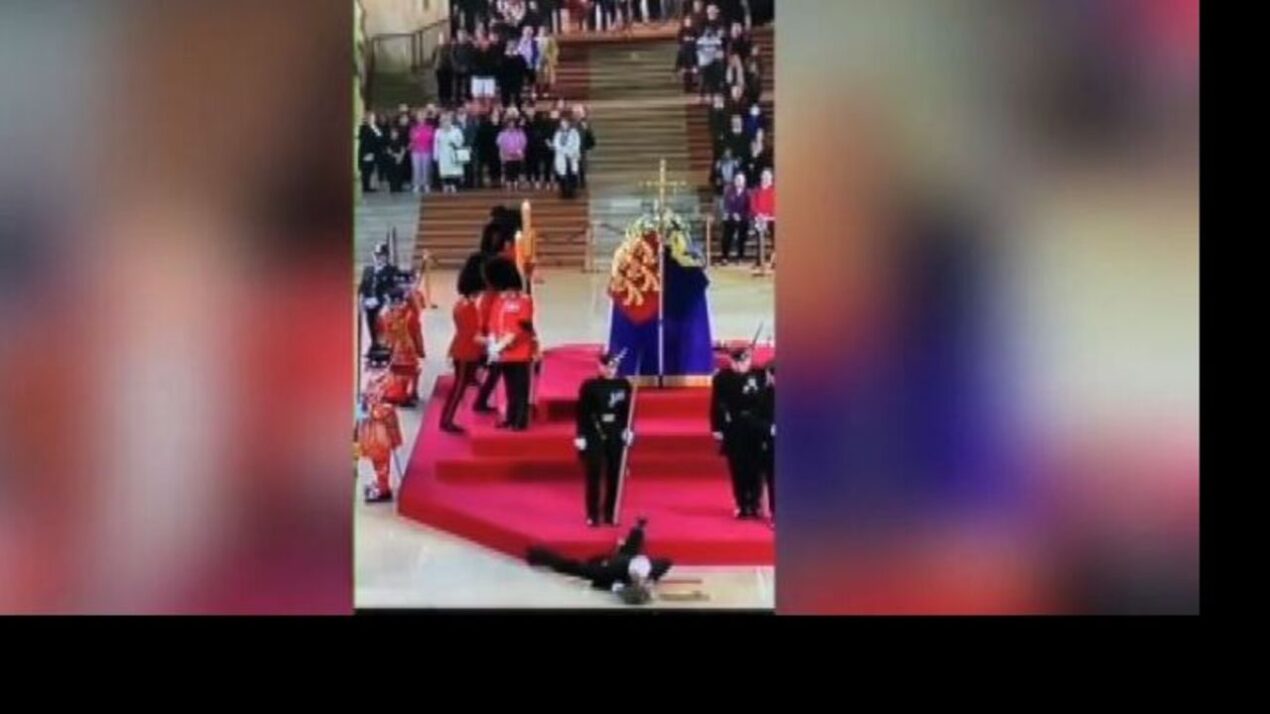 Guardia reale sviene durante la veglia funebre alla Regina Elisabetta