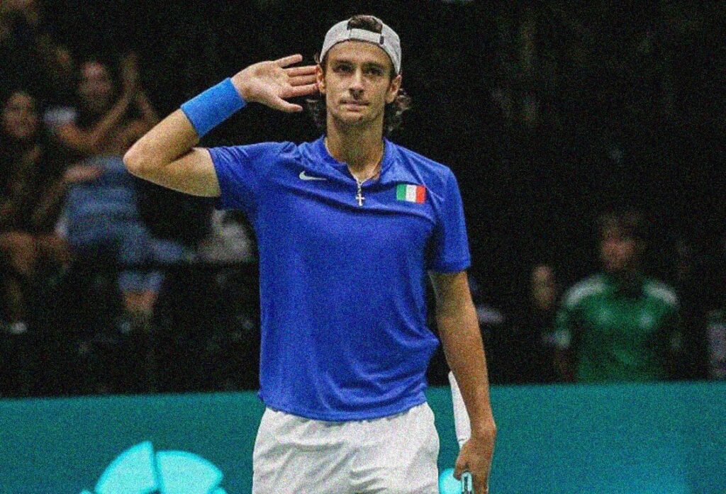 Lorenzo Musetti in Coppa Davis a Bologna