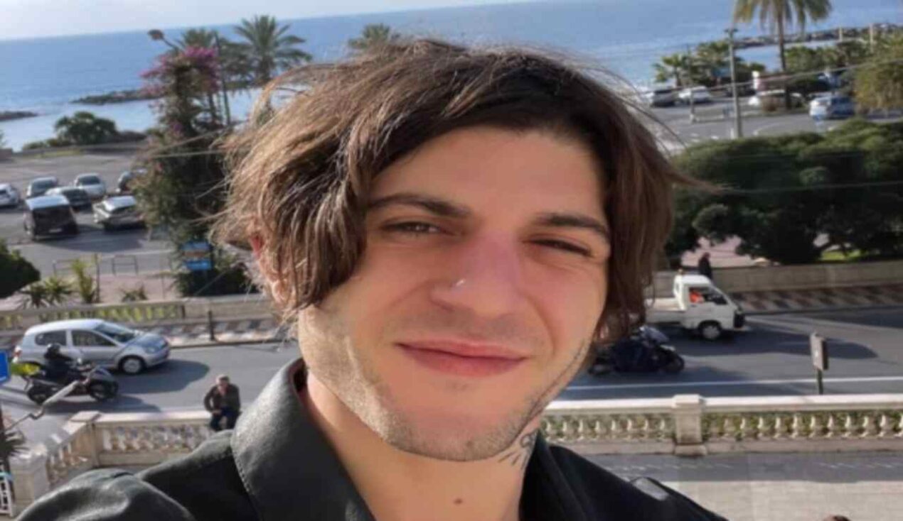 Un percorso ad ostacoli per Rkomi: "Ho smesso di pensarmi spacciato"