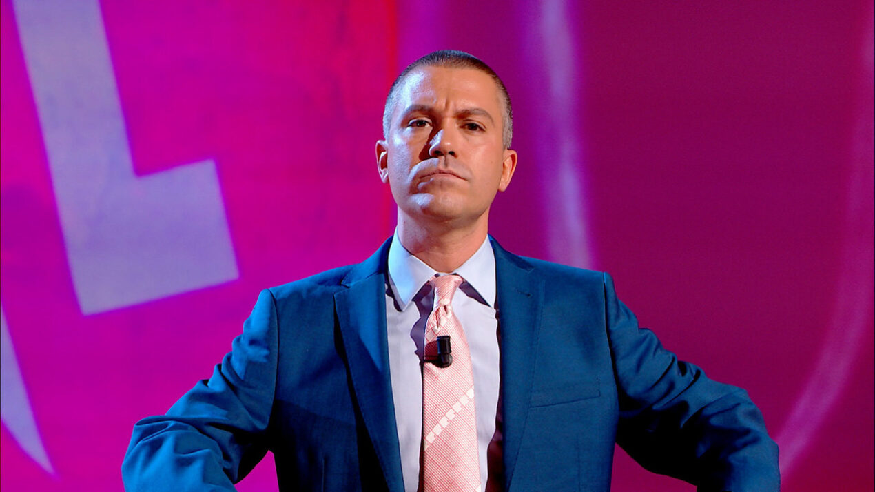 Caos a Le Iene: il monologo di Raimondo Saverio indigna il web