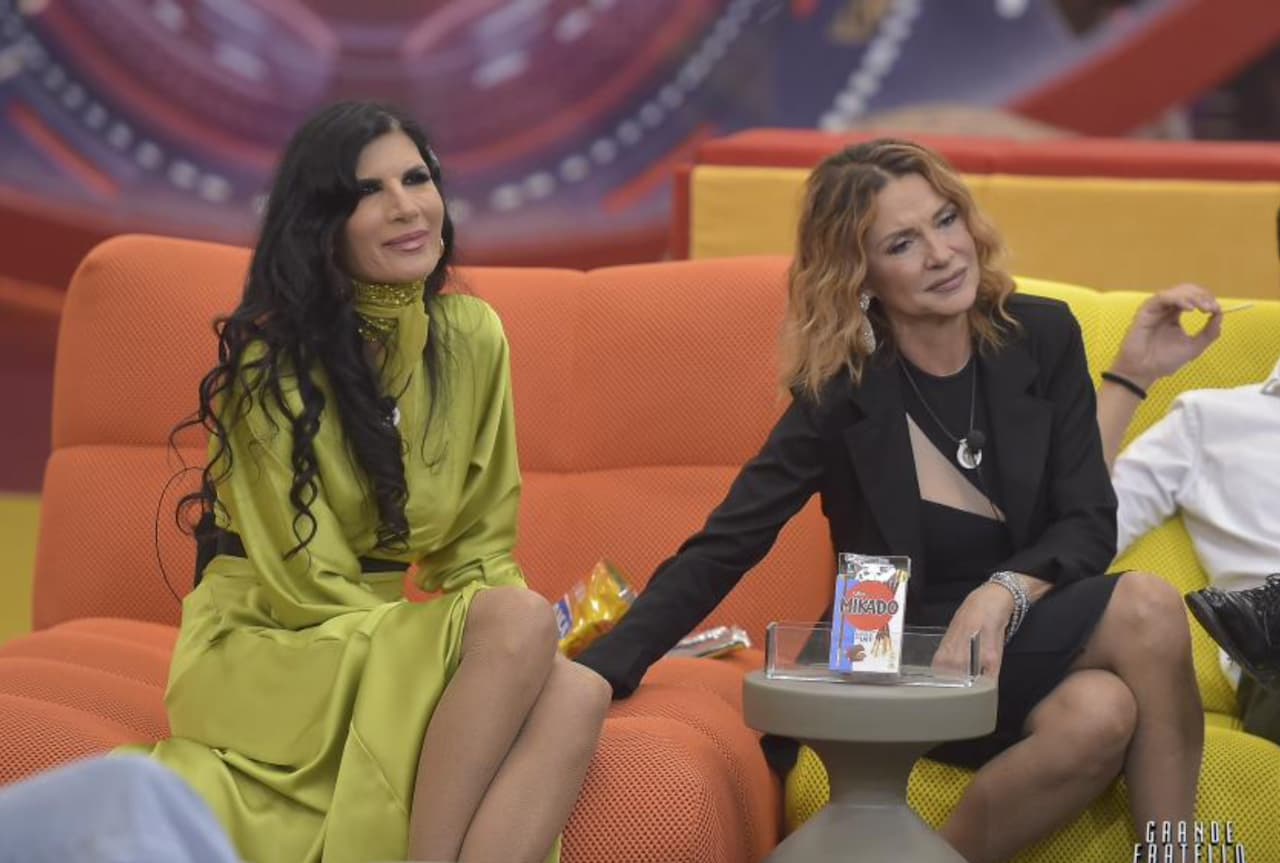 Patrizia Rossetti e Wilma Goich contro Micol: Pamela Prati difende la Incorvaia Patrizia Rossetti e Wilma Goich contro Micol: Pamela Prati difende la Incorvaia