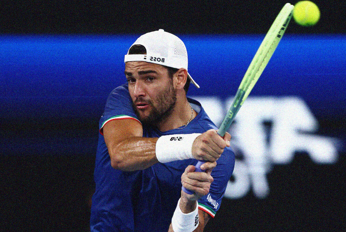 matteo berrettini nella united cup 2023 durante la sfida contro la polonia