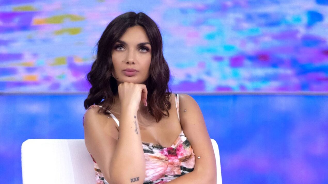 Incidente sfiorato per Elettra Lamborghini: "Mi stava per tagliare il naso"