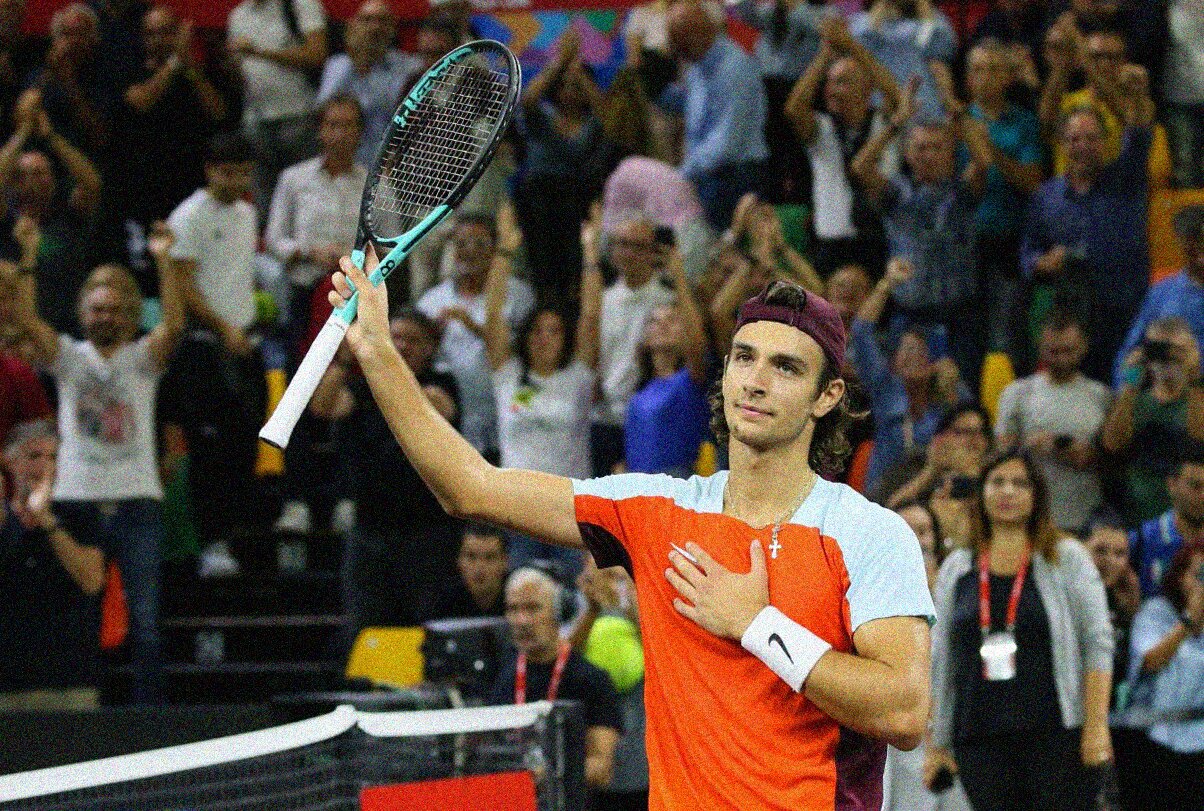 lorenzo musetti dopo una vittoria