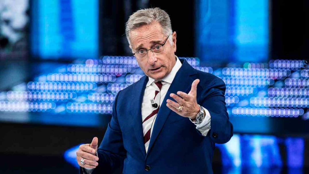 Paolo Bonolis rivela quando si ritirerà dalla tv e poi parla della moglie Sonia